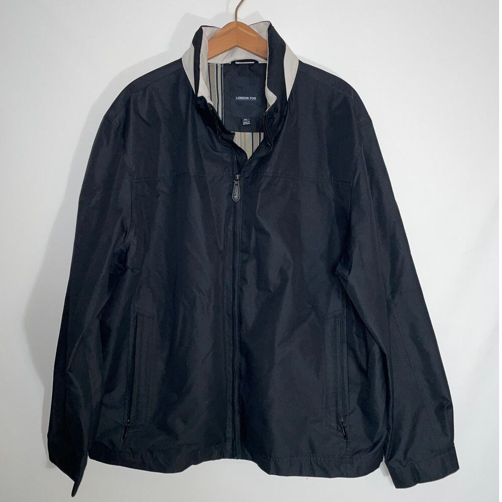 London Fog Men's Rain Jacket -‎ Men's Size XL - Tuck-Away Hood